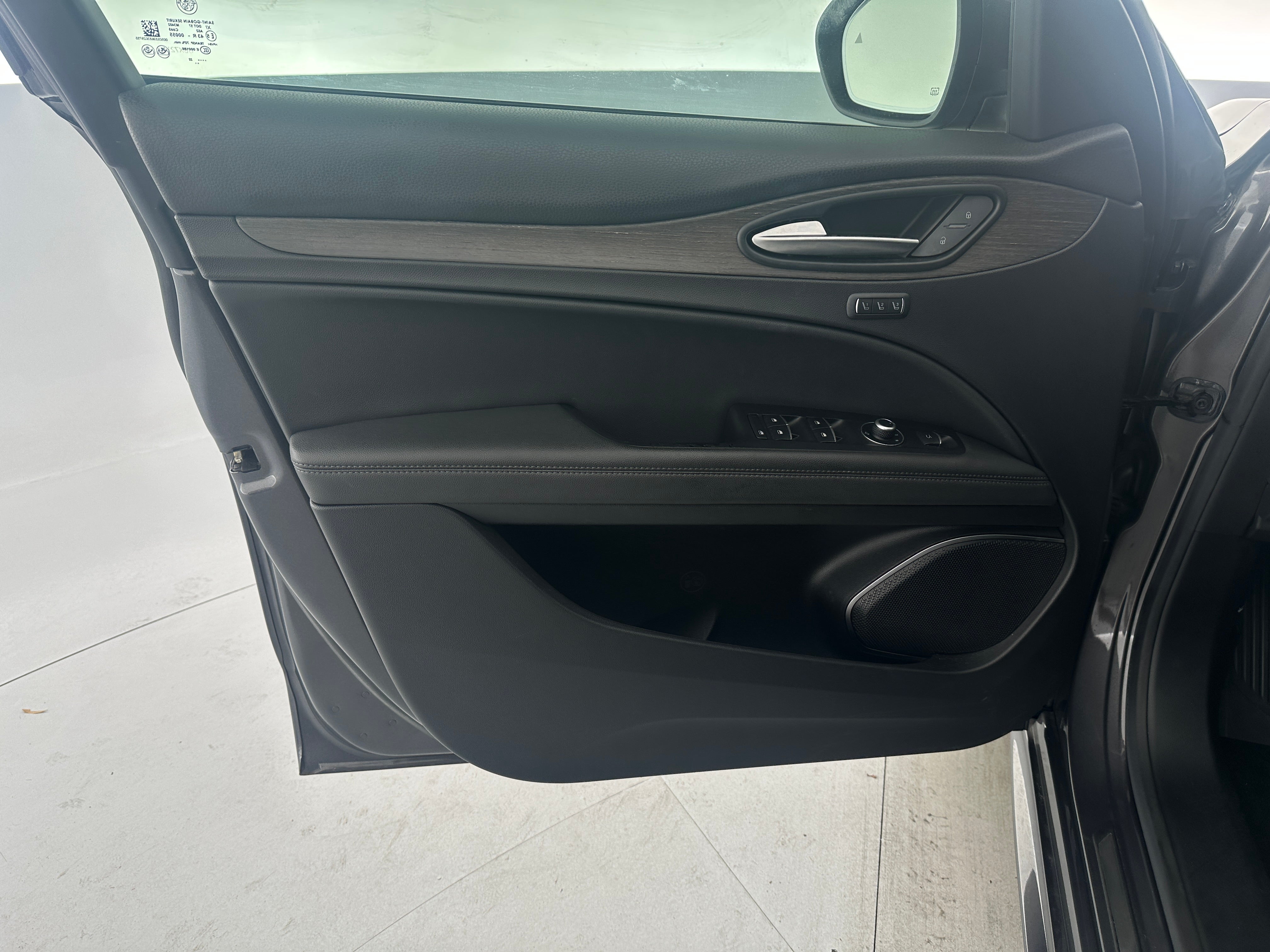 alfa romeo stelvio 2023 ZASPAKBN5P7D50359 image alfa romeo stelvio 2023 ZASPAKBN5P7D50359 image